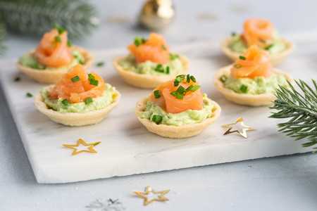 3. Canapé de queso de cabra y chutney de mango